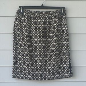LOFT Black and White Patterned Pull On Elastic Waist Women's Skirt